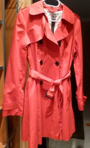 Trendfarbe rot: Trenchcoat von Promod