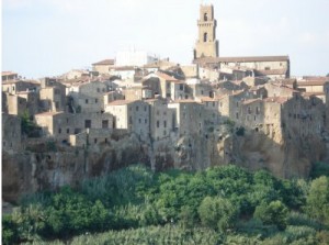 Typische mittelalterliche Stadt in der Toskana - hier Pitigliano